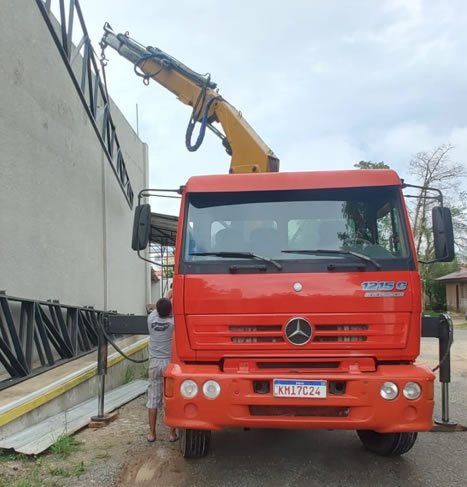 locacao de caminhao munck em curitiba preco
