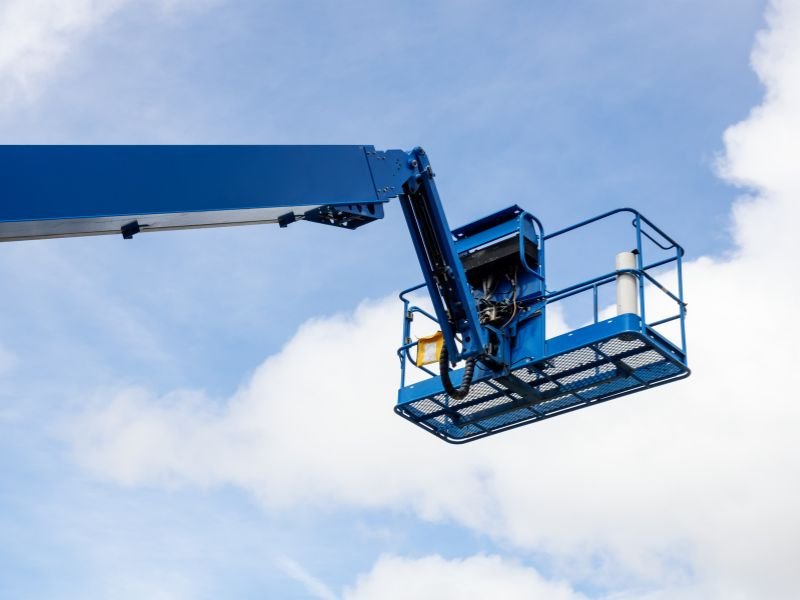 Caminhão munck com Cesto em Campo Largo